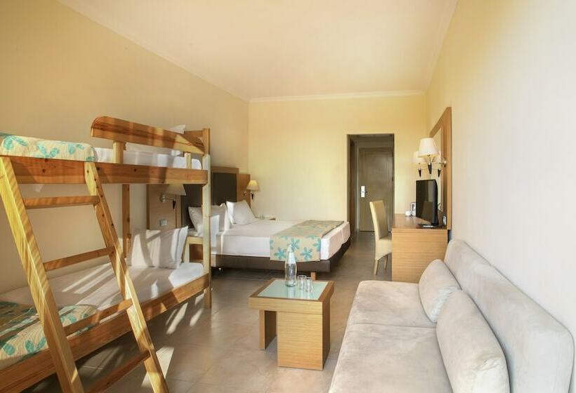 Семейный Номер, Sol Cosmopolitan Rhodes