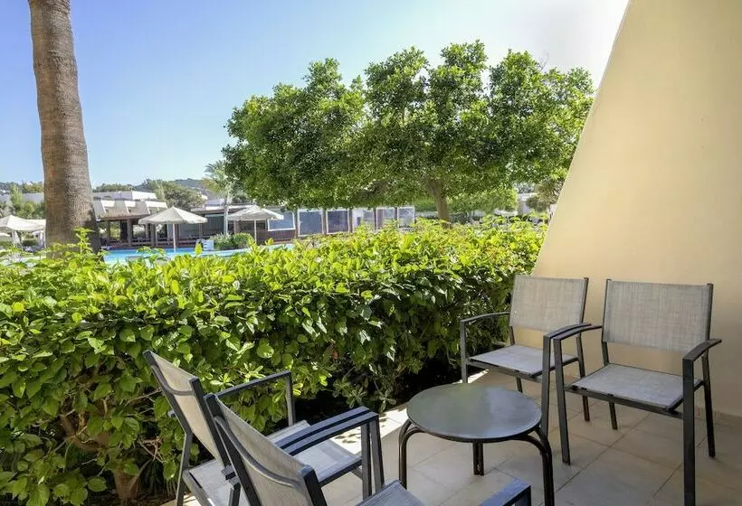 اتاق خانوادگی, Sol Cosmopolitan Rhodes