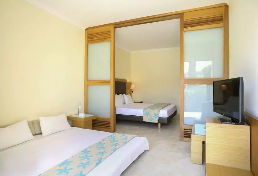 اتاق خانوادگی, Sol Cosmopolitan Rhodes