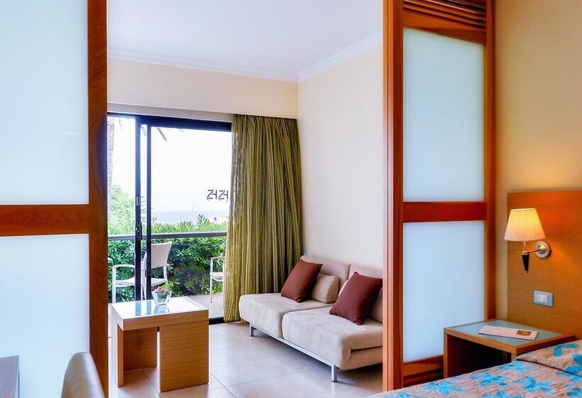 家庭间, Sol Cosmopolitan Rhodes