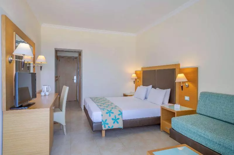 اتاق استاندارد با چشم‌انداز دریا, Sol Cosmopolitan Rhodes
