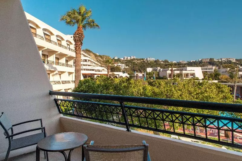 اتاق استاندارد با چشم‌انداز باغ, Sol Cosmopolitan Rhodes