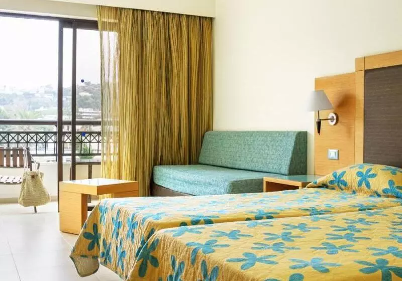 اتاق استاندارد با چشم‌انداز باغ, Sol Cosmopolitan Rhodes