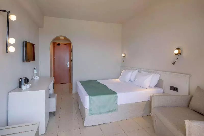 اتاق سوپریور, Sol Cosmopolitan Rhodes