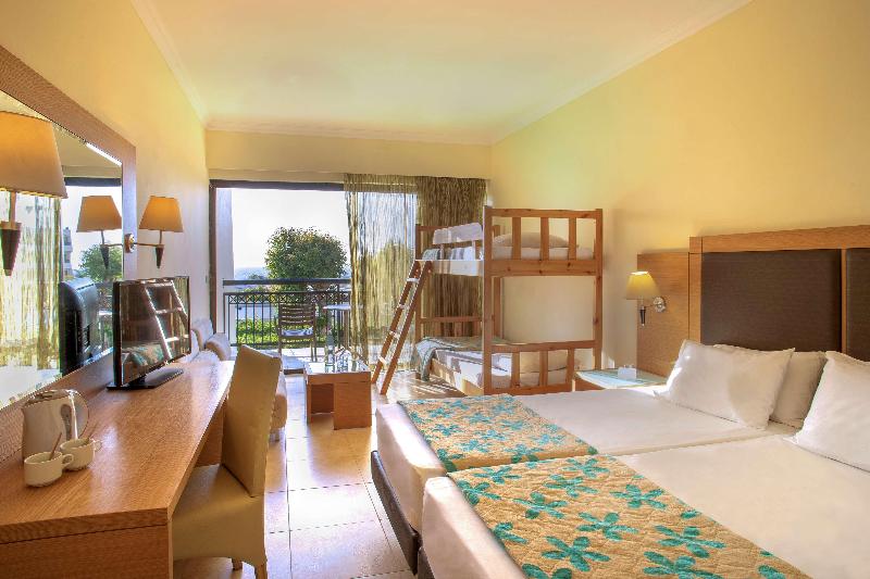 家庭间, Sol Cosmopolitan Rhodes