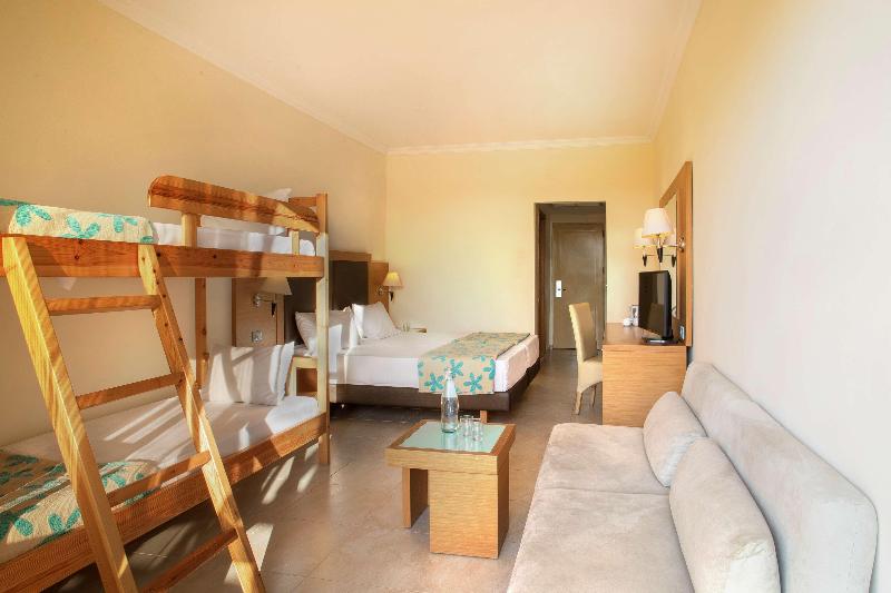 家庭间, Sol Cosmopolitan Rhodes