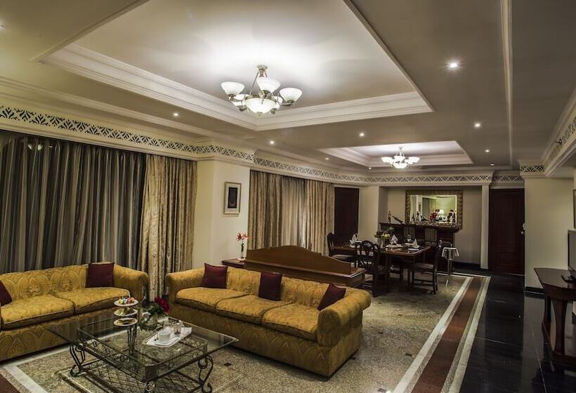 سوئیت پرزیدنت, Taj Deccan