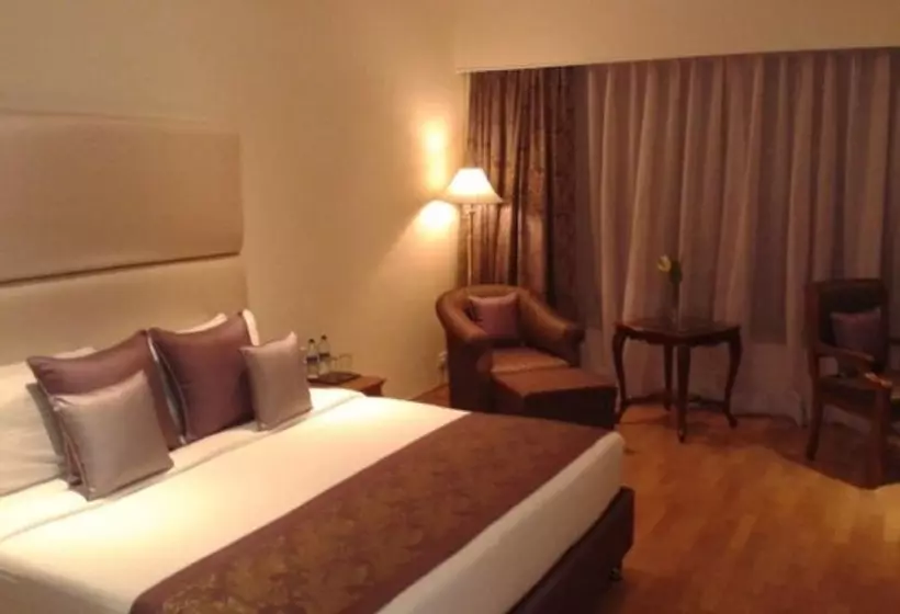 デラックススイート, Taj Deccan