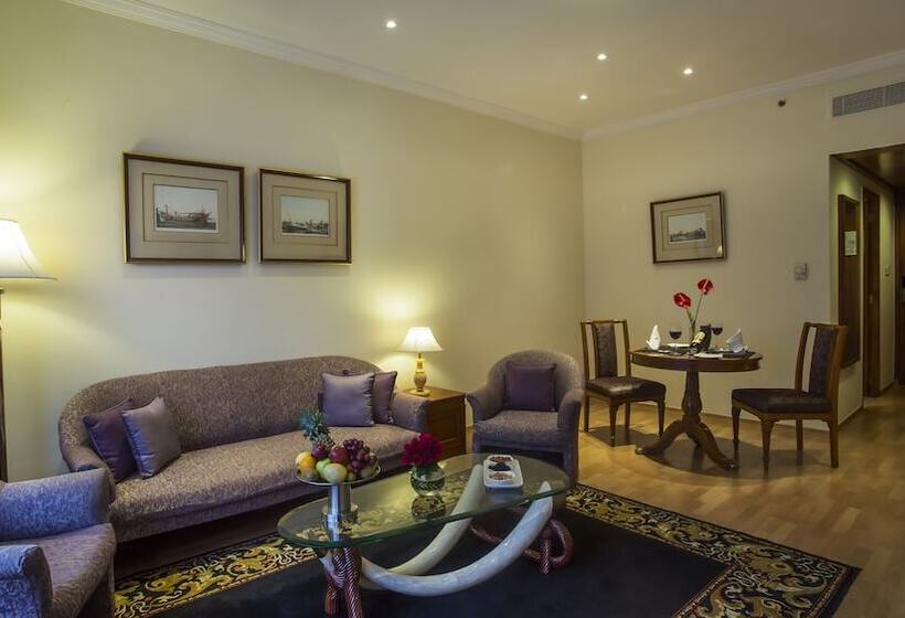 سوییت لوکس, Taj Deccan