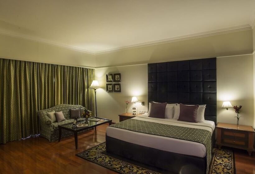 سوییت لوکس, Taj Deccan