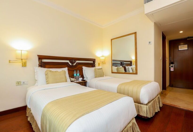 Номер Стандарт, The Royal Plaza