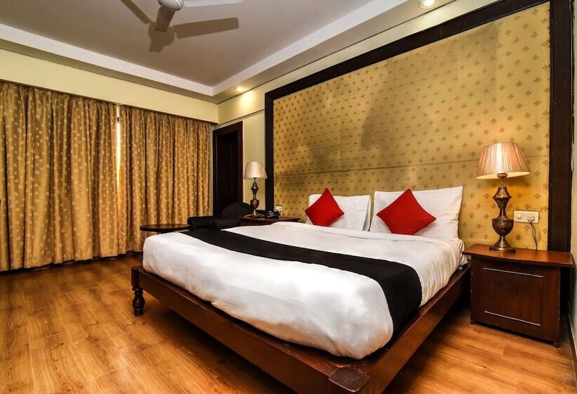 Номер Клуб, Utkarsh Vilas Tavisha