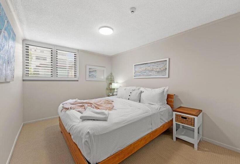 带泳池景观及3个卧室的公寓, Northwind Beachfront Apartments