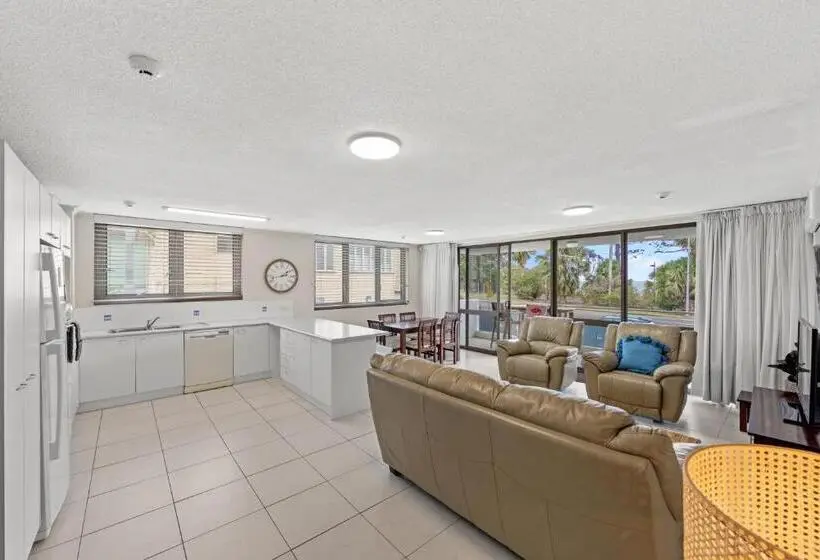 Appartement met 2 Slaapkamers en Uitzicht op het Zwembad, Northwind Beachfront Apartments