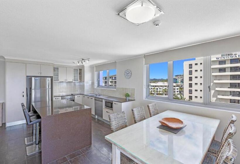 带有一个卧室和海景的高级公寓, Northwind Beachfront Apartments