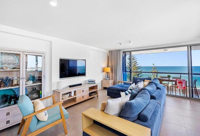 带有一个卧室和海景的高级公寓, Northwind Beachfront Apartments