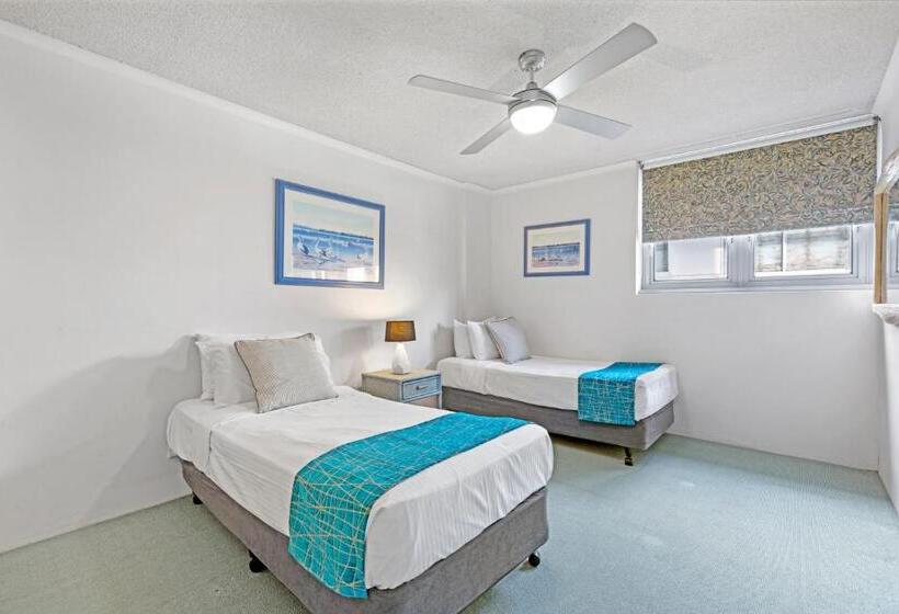 两居室经济型公寓, Northwind Beachfront Apartments