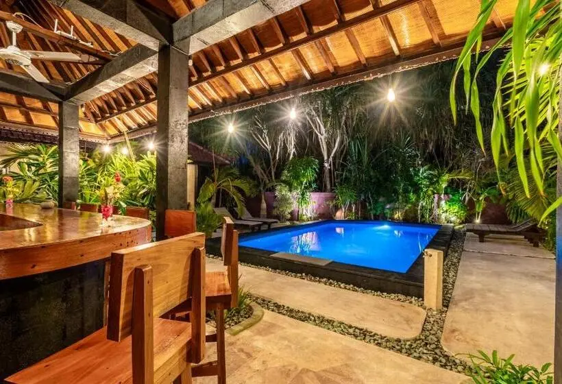 ویلای 3 خوابه, Senang Villa Gili Air