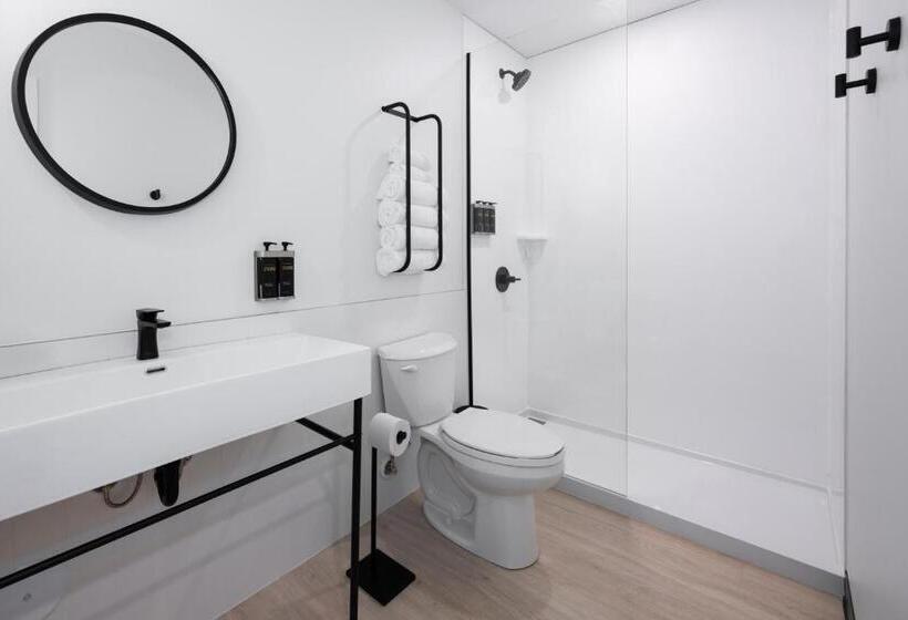 חדר סטנדרט עם מיטת קינג, Vrge Revelstoke