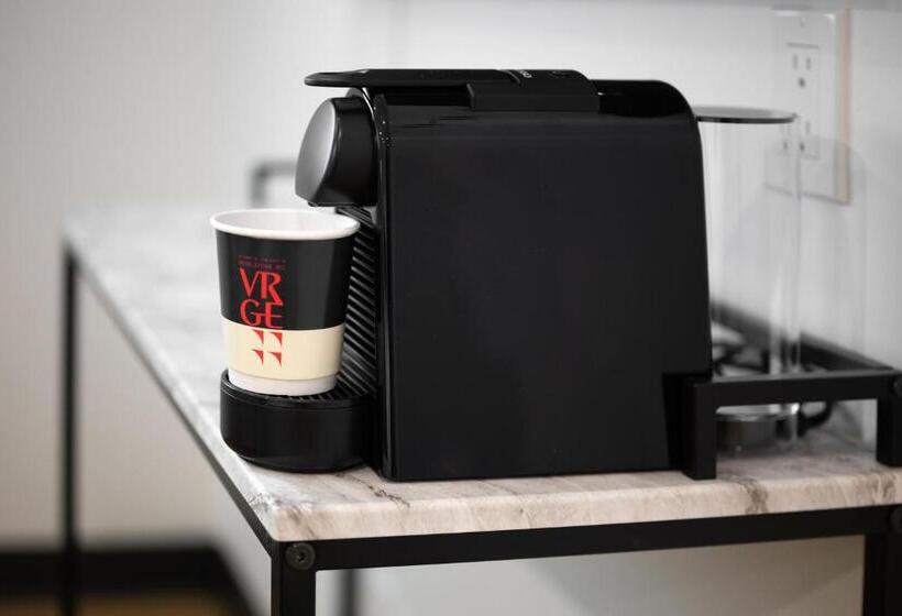 מיטת קינג בסוויטה, Vrge Revelstoke