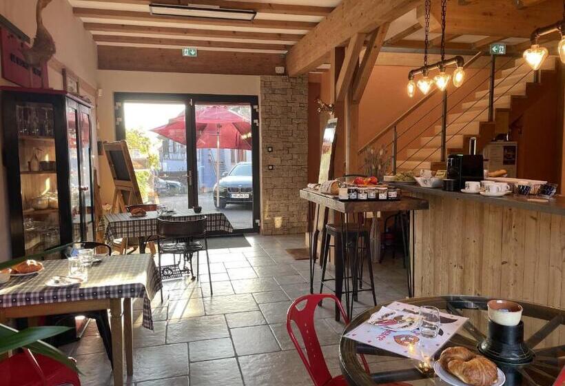 Номер Стандарт, Le Refuge Du Rempart