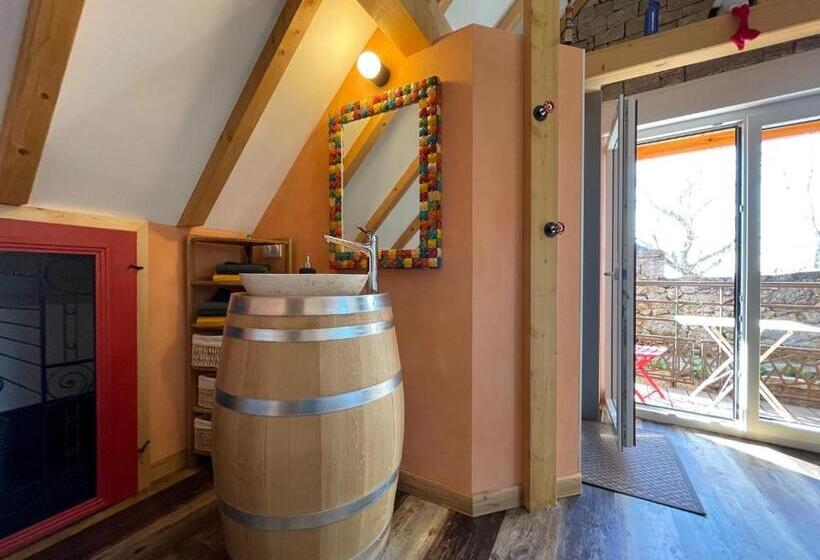 Номер Стандарт, Le Refuge Du Rempart