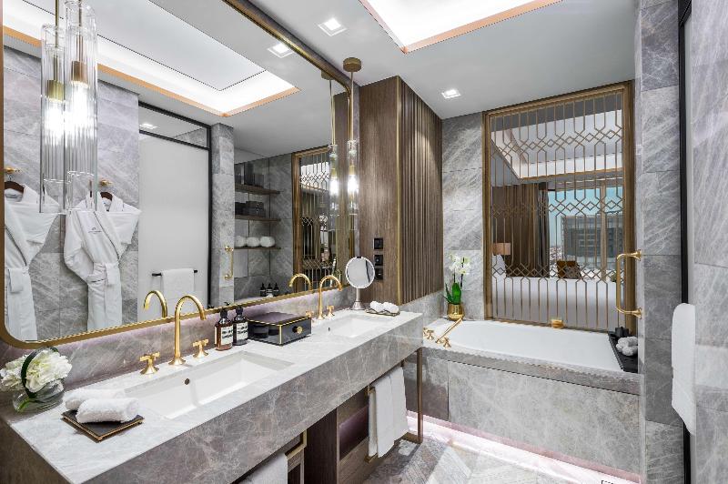 带城市景观的优质房间, Waldorf Astoria Kuwait