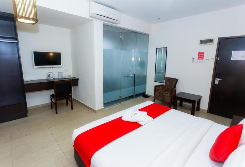 اتاق لوکس با تخت بزرگ, D&f Boutique Hotel Senawang