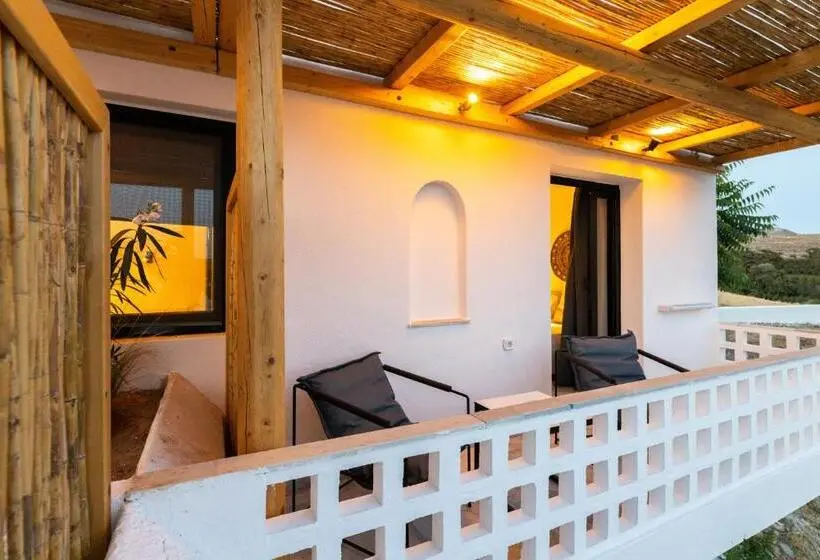 اتاق استاندارد با چشم‌انداز دریا, Omilos Beachfront House