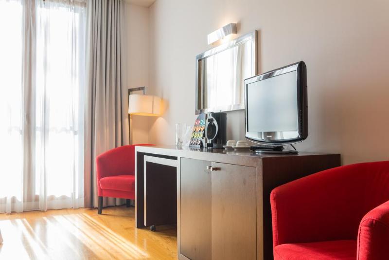 سوئیت پریمیوم, Arts In Hotel Conde Carvalhal