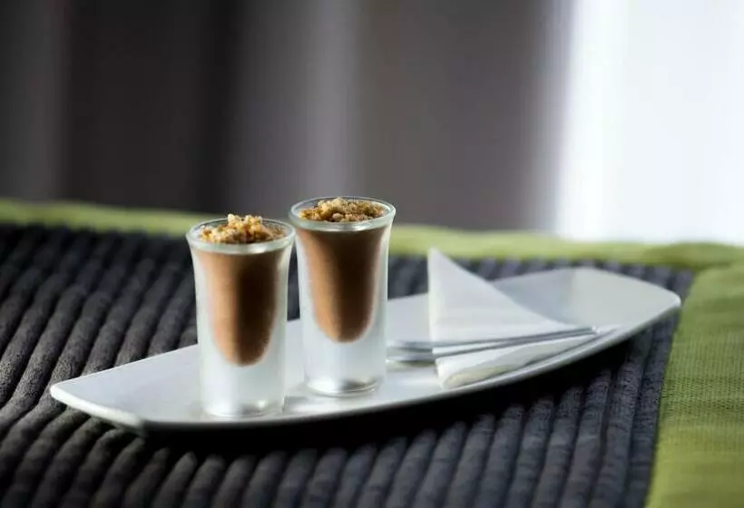 استودیوی استاندارد با چشم‌انداز دریا, Arts In Hotel Conde Carvalhal