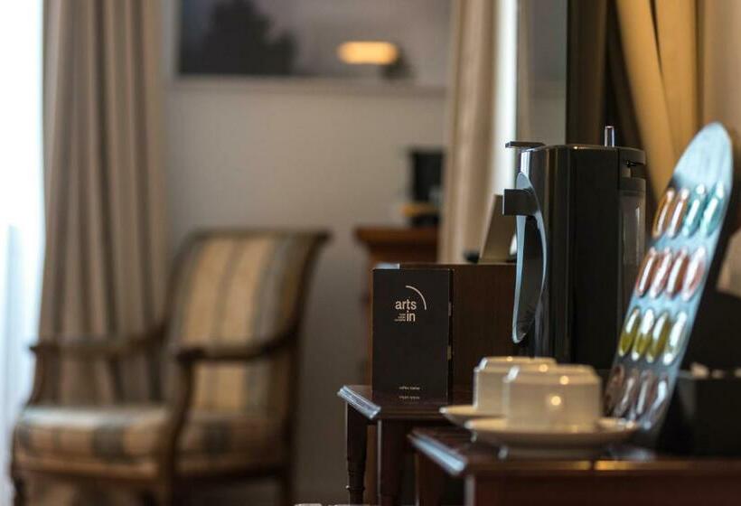 سوئیت جونیور با تراس, Arts In Hotel Conde Carvalhal