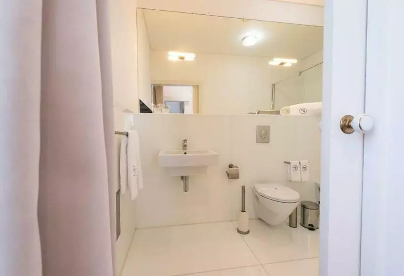 سوئیت جونیور با تراس, Arts In Hotel Conde Carvalhal
