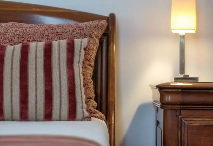 سوئیت پریمیوم, Arts In Hotel Conde Carvalhal
