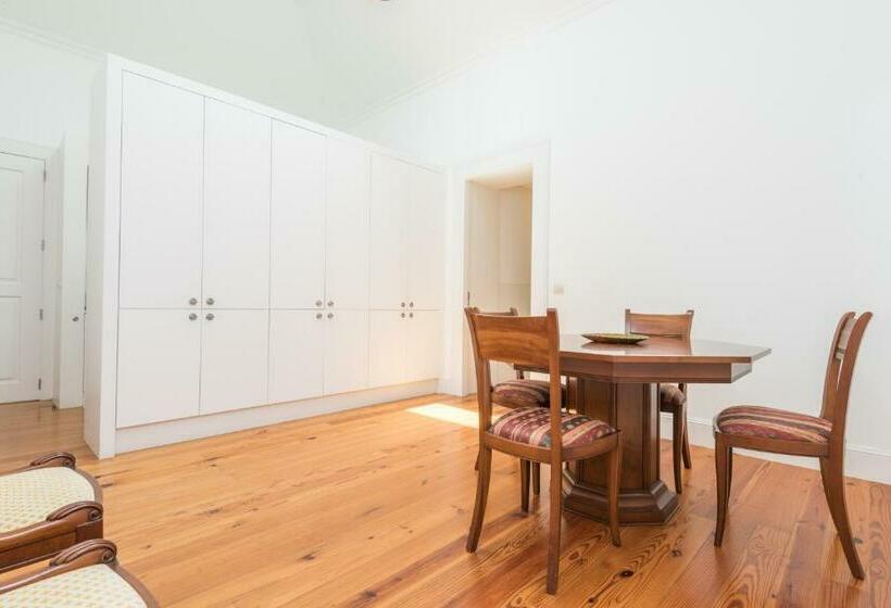 سوئیت پریمیوم, Arts In Hotel Conde Carvalhal