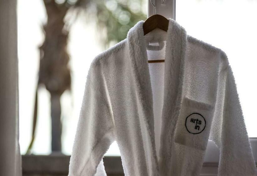 سوئیت پریمیوم, Arts In Hotel Conde Carvalhal