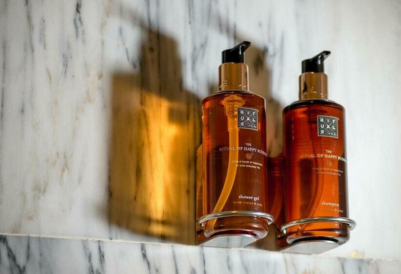 سوئیت پریمیوم, Arts In Hotel Conde Carvalhal