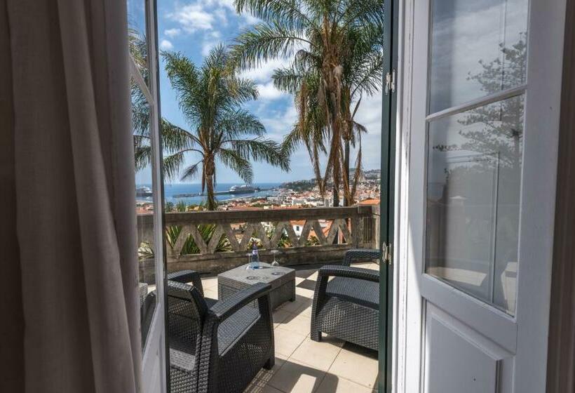 سوئیت پریمیوم, Arts In Hotel Conde Carvalhal