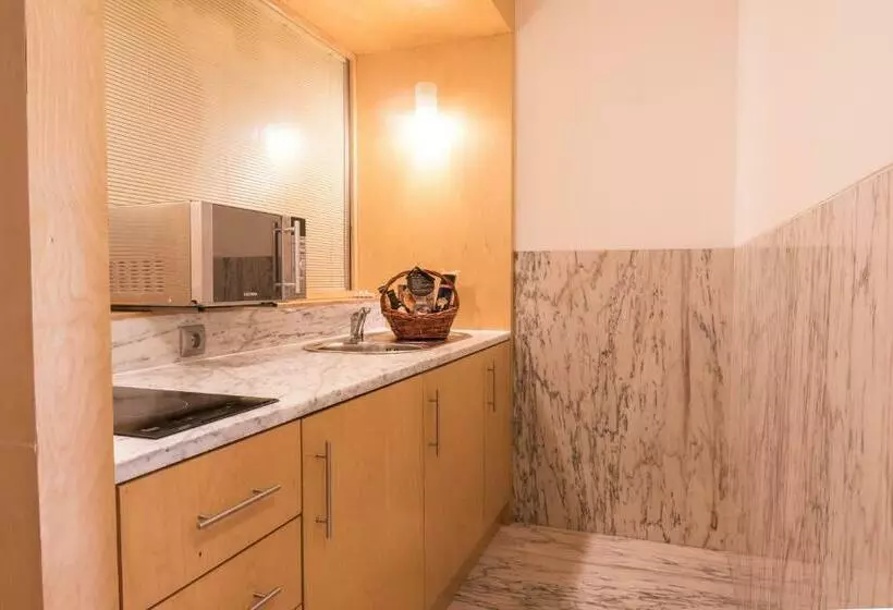 استودیوی سوپریور, Arts In Hotel Conde Carvalhal