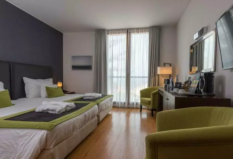 استودیوی لوکس, Arts In Hotel Conde Carvalhal