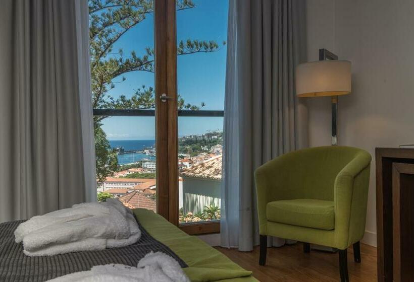 استودیوی لوکس, Arts In Hotel Conde Carvalhal