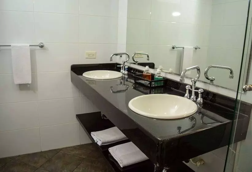 اتاق استاندارد چهار تخته, Confort 80 Zona Rosa