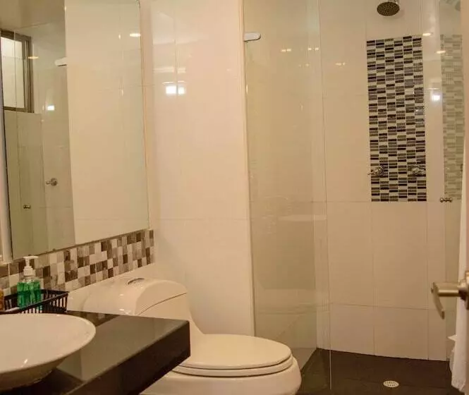 اتاق استاندارد سه نفره, Confort 80 Zona Rosa