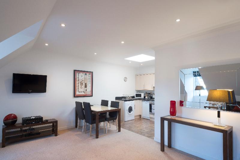 דירת חדר, Fountain Court Apartments Grove Executive