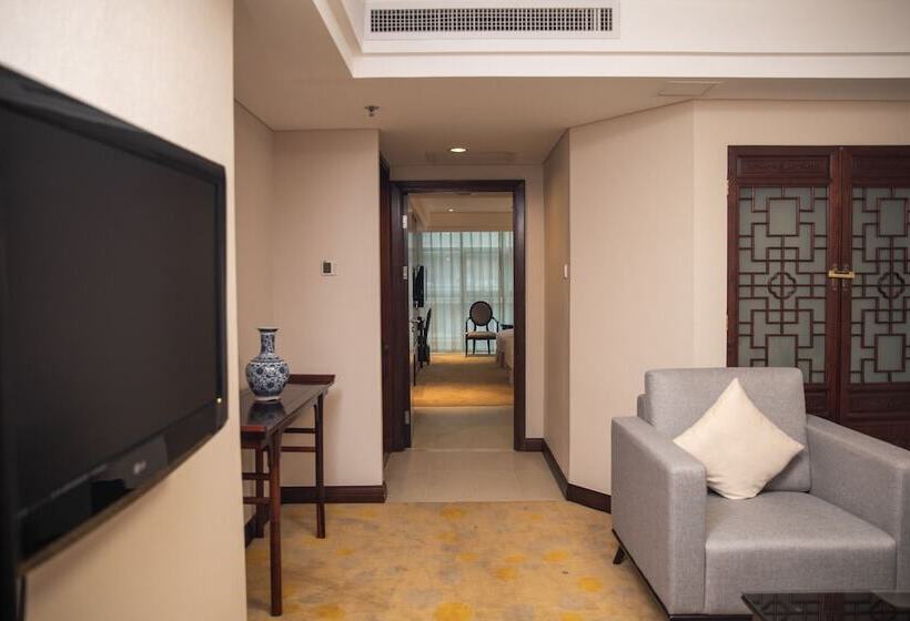 Номер бизнес-класса, Beijing Broadcasting Tower