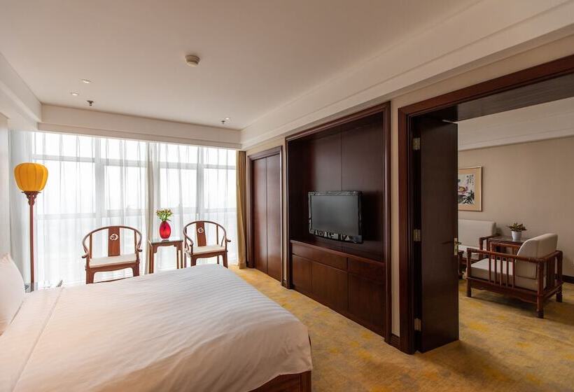 Люкс Superior, Beijing Broadcasting Tower