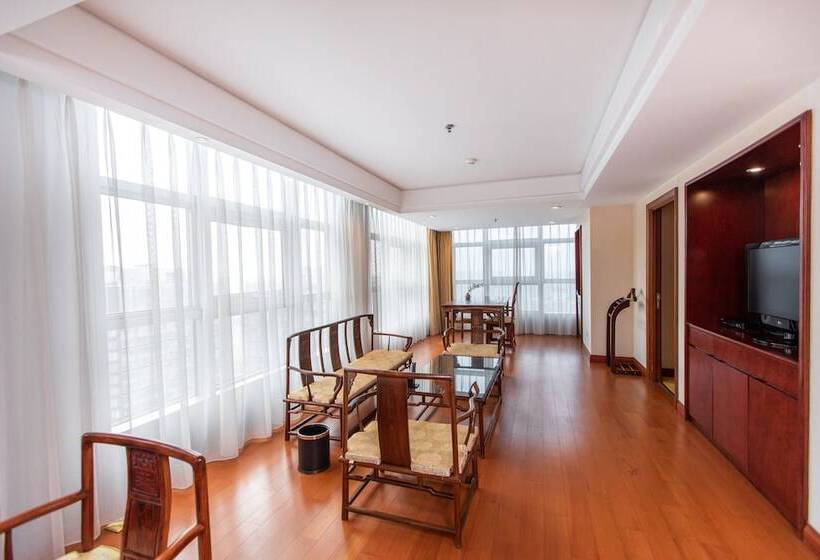 Люкс Повышенной Комфортности, Beijing Broadcasting Tower