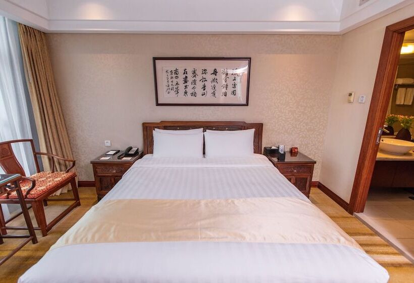 Люкс Повышенной Комфортности, Beijing Broadcasting Tower