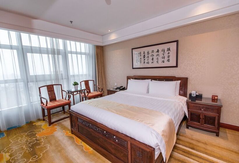 Люкс Повышенной Комфортности, Beijing Broadcasting Tower