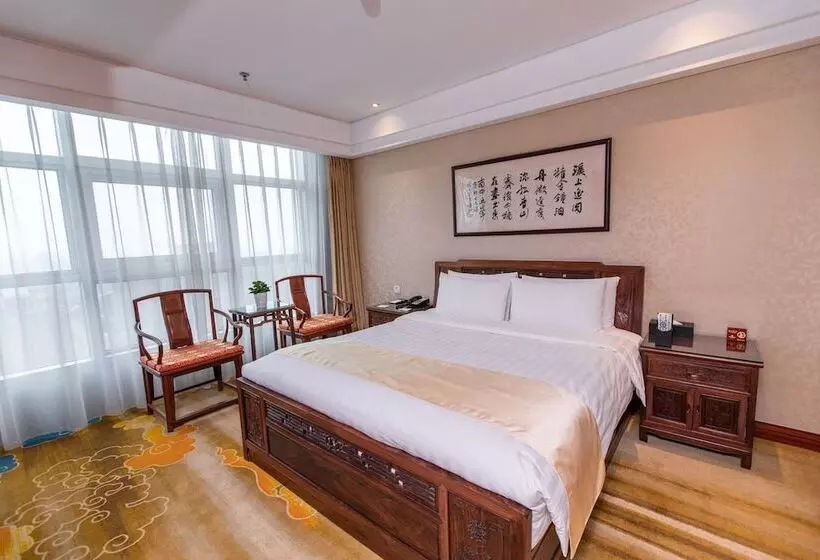 Suit Deluxe, Beijing Broadcasting Tower